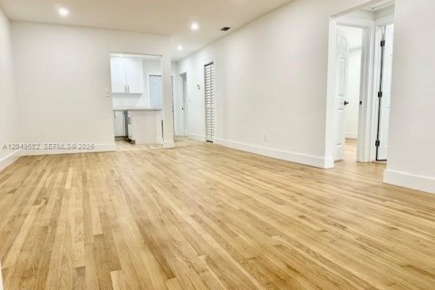 Touwnhouse à louer à Coral Gables, Floride: 3 chambres, 114.08 m2 № 2171751 - photo 2
