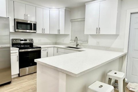 Touwnhouse à louer à Coral Gables, Floride: 3 chambres, 114.08 m2 № 2171751 - photo 3