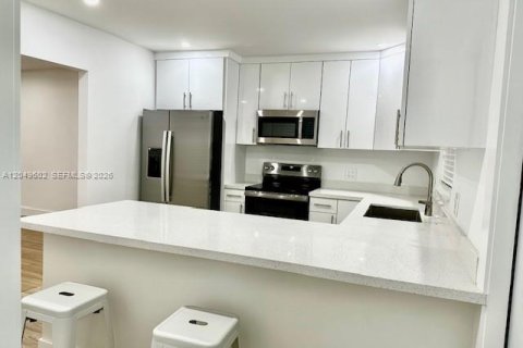 Touwnhouse à louer à Coral Gables, Floride: 3 chambres, 114.08 m2 № 2171751 - photo 4