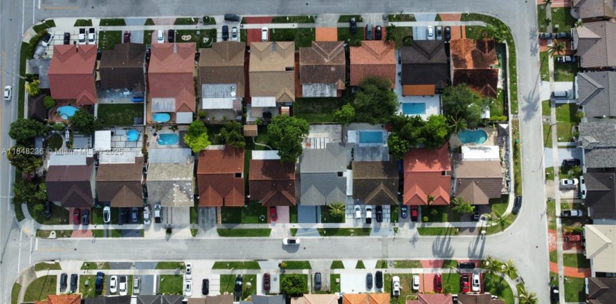 Immobilier commercial à Miami, Floride 1 chambre, 173.63 m2 № 1850911