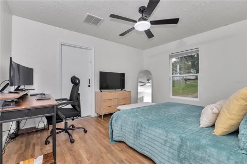 House in Ocala, Florida 4 bedrooms, 141.58 sq.m. № 2228044 - photo 17