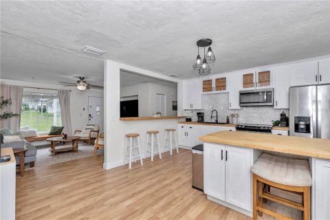 House in Ocala, Florida 4 bedrooms, 141.58 sq.m. № 2228044 - photo 14