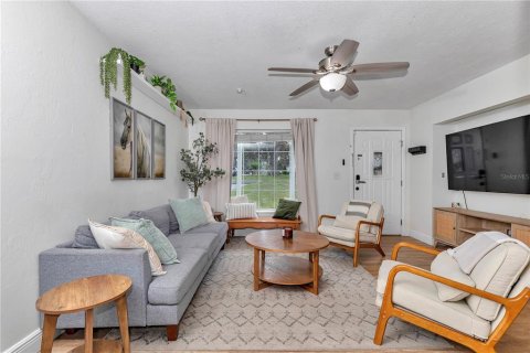 House in Ocala, Florida 4 bedrooms, 141.58 sq.m. № 2228044 - photo 5