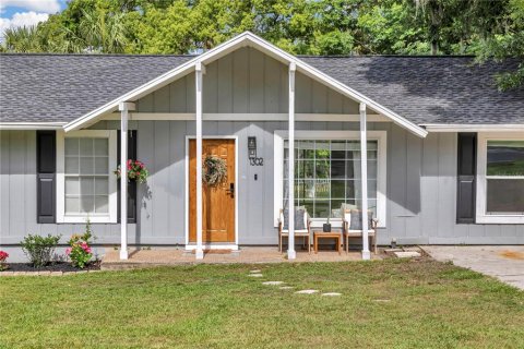 House in Ocala, Florida 4 bedrooms, 141.58 sq.m. № 2228044 - photo 2