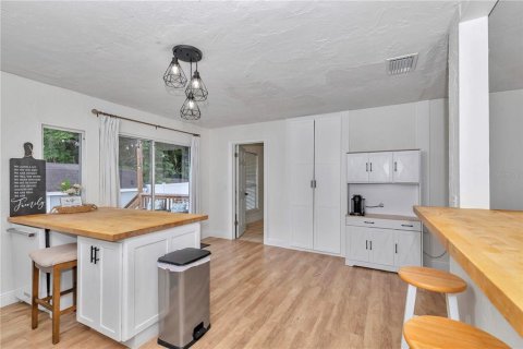 House in Ocala, Florida 4 bedrooms, 141.58 sq.m. № 2228044 - photo 13