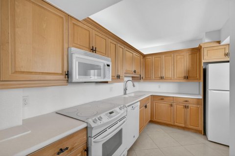 Condo in Jupiter, Florida, 2 bedrooms № 2169754 - photo 10