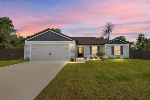 House in Ocala, Florida 3 bedrooms, 158.12 sq.m. № 1915872 - photo 1