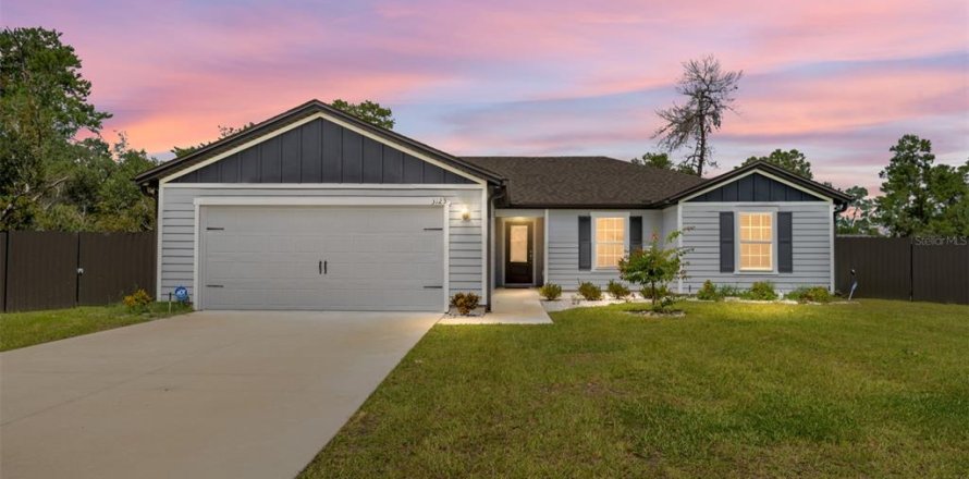 House in Ocala, Florida 3 bedrooms, 158.12 sq.m. № 1915872