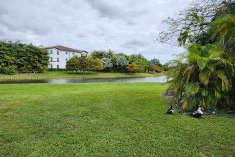 Townhouse in Miami, Florida 3 bedrooms, 130.06 sq.m. № 1998524 - photo 17