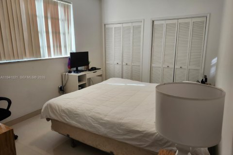 Купить таунхаус в Майами, Флорида 1 комната, 130.06м2, № 1998524 - фото 10