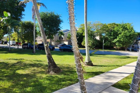 Купить таунхаус в Майами, Флорида 1 комната, 130.06м2, № 1998524 - фото 13