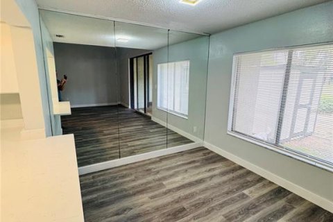 Copropriété à louer à Orlando, Floride: 2 chambres, 133.5 m2 № 2406873 - photo 4