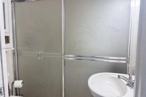 Снять в аренду виллу или дом в Хайалиа, Флорида 3 спальни, 96.62м2, № 2077901 - фото 10
