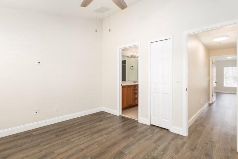 Condo in Orlando, Florida, 2 bedrooms № 2223402 - photo 17