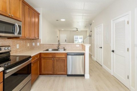 Condo in Orlando, Florida, 2 bedrooms № 2223402 - photo 9