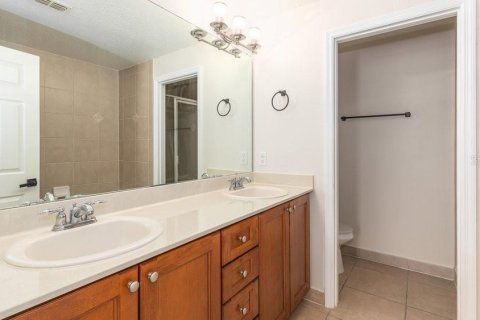 Condo in Orlando, Florida, 2 bedrooms № 2223402 - photo 16