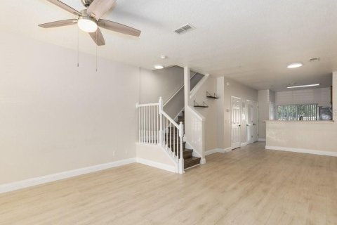 Condo in Orlando, Florida, 2 bedrooms № 2223402 - photo 7