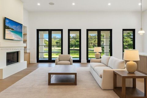 House in Pinecrest, Florida 5 bedrooms, 434.41 sq.m. № 1478841 - photo 5