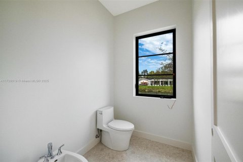 House in Pinecrest, Florida 5 bedrooms, 434.41 sq.m. № 1478841 - photo 20