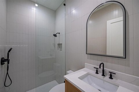 House in Pinecrest, Florida 5 bedrooms, 434.41 sq.m. № 1478841 - photo 13