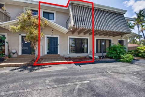 Touwnhouse à vendre à North Miami Beach, Floride: 3 chambres, 179.86 m2 № 2171010 - photo 2