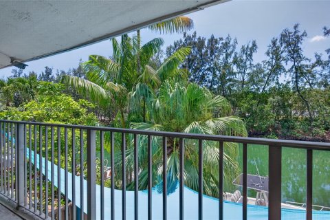 Touwnhouse à vendre à North Miami Beach, Floride: 3 chambres, 179.86 m2 № 2171010 - photo 22