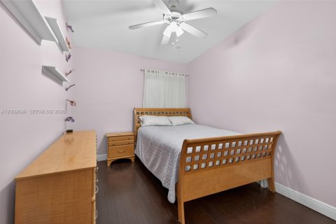 Touwnhouse à vendre à North Miami Beach, Floride: 3 chambres, 179.86 m2 № 2171010 - photo 29