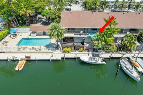 Touwnhouse à vendre à North Miami Beach, Floride: 3 chambres, 179.86 m2 № 2171010 - photo 3