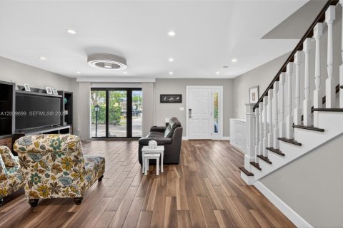 Touwnhouse à vendre à North Miami Beach, Floride: 3 chambres, 179.86 m2 № 2171010 - photo 16