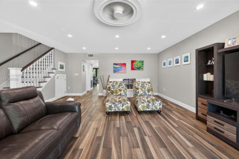Touwnhouse à vendre à North Miami Beach, Floride: 3 chambres, 179.86 m2 № 2171010 - photo 15