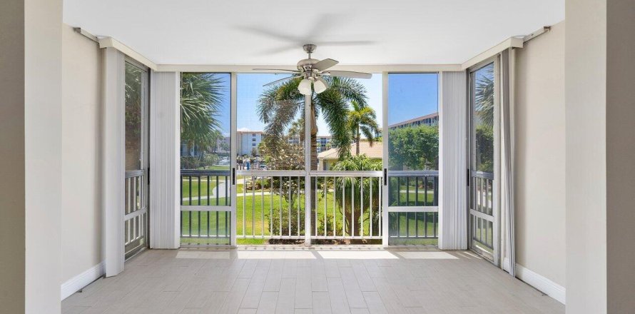 Condominio en Delray Beach, Florida, 2 dormitorios  № 1177015