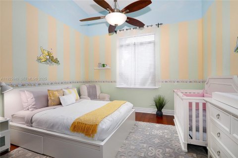 House in Palmetto Bay, Florida 6 bedrooms, 385.73 sq.m. № 2035580 - photo 15