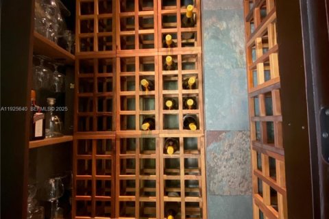 House in Palmetto Bay, Florida 6 bedrooms, 385.73 sq.m. № 2035580 - photo 11