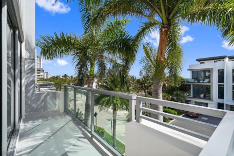 Townhouse in Pompano Beach, Florida 3 bedrooms, 263.38 sq.m. № 2083583 - photo 26