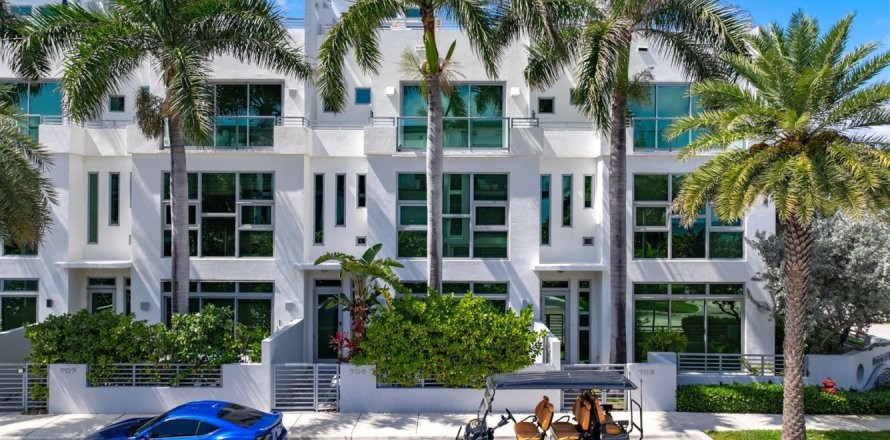 Townhouse in Pompano Beach, Florida 3 bedrooms, 263.38 sq.m. № 2083583