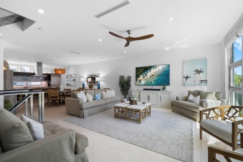 Townhouse in Pompano Beach, Florida 3 bedrooms, 263.38 sq.m. № 2083583 - photo 4