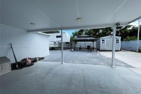 Villa ou maison à louer à Homestead, Floride: 3 chambres, 102.19 m2 № 1871787 - photo 11