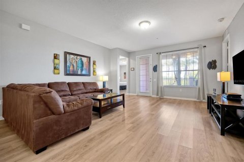 Condo in Orlando, Florida, 2 bedrooms  № 2219797 - photo 9