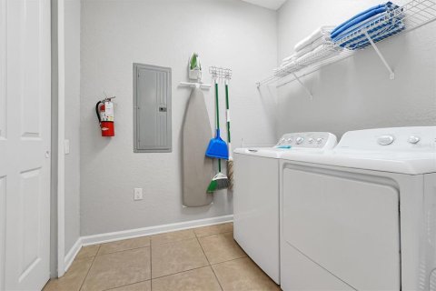 Condo in Orlando, Florida, 2 bedrooms  № 2219797 - photo 27