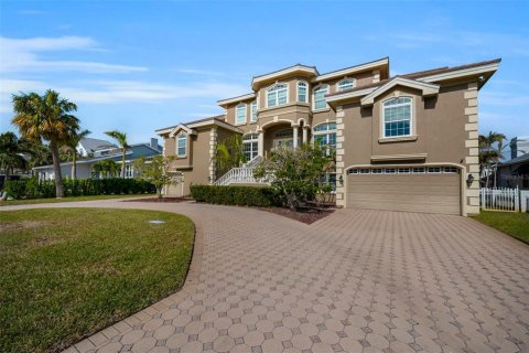 Villa ou maison à vendre à Tierra Verde, Floride: 6 chambres, 474.27 m2 № 2298556 - photo 4