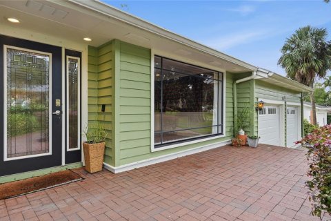 House in Lakeland, Florida 4 bedrooms, 273.23 sq.m. № 2410128 - photo 6