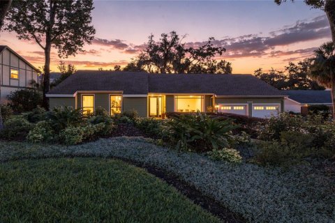 House in Lakeland, Florida 4 bedrooms, 273.23 sq.m. № 2410128 - photo 2