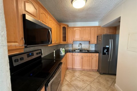Copropriété à vendre à North Miami Beach, Floride: 1 chambre, 73.39 m2 № 2154082 - photo 3