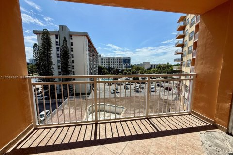 Condo à North Miami Beach, Floride, 1 chambre  № 2154082