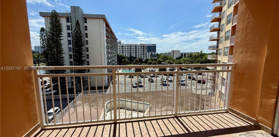 Condo à North Miami Beach, Floride, 1 chambre № 2154082