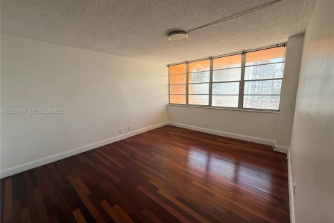 Copropriété à vendre à North Miami Beach, Floride: 1 chambre, 73.39 m2 № 2154082 - photo 5