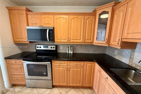Copropriété à vendre à North Miami Beach, Floride: 1 chambre, 73.39 m2 № 2154082 - photo 4