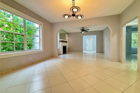 Снять в аренду виллу или дом в Майами, Флорида 2 спальни, 136.94м2, № 1990868 - фото 11