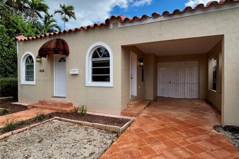 Снять в аренду виллу или дом в Майами, Флорида 2 спальни, 136.94м2, № 1990868 - фото 4