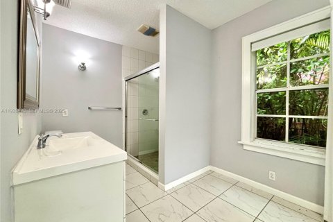 Снять в аренду виллу или дом в Майами, Флорида 2 спальни, 136.94м2, № 1990868 - фото 18